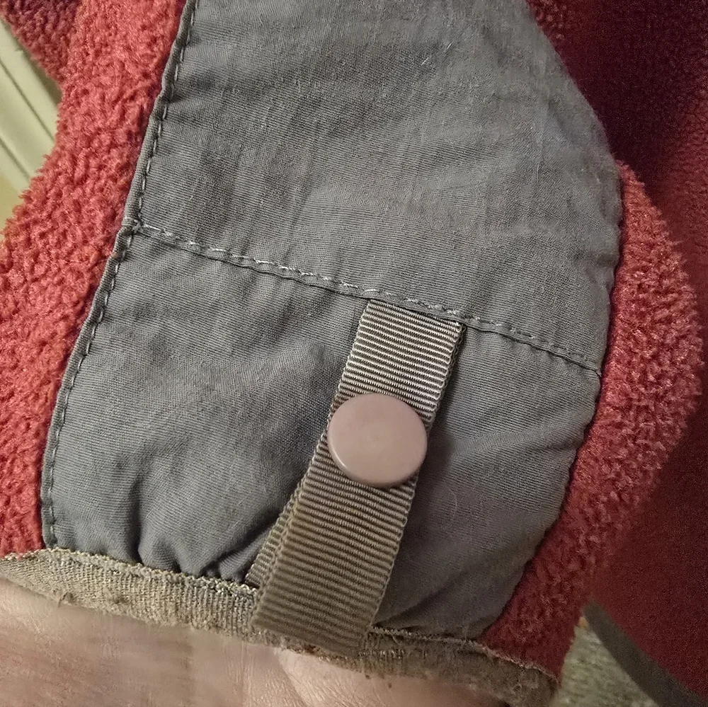 The North Face Red and Gray Polertec Fleece Jacket - Picture 6 of 11